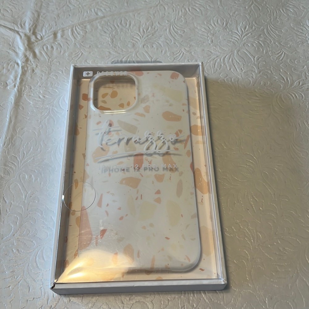 Recover iPhone 12 Pro Max phone case